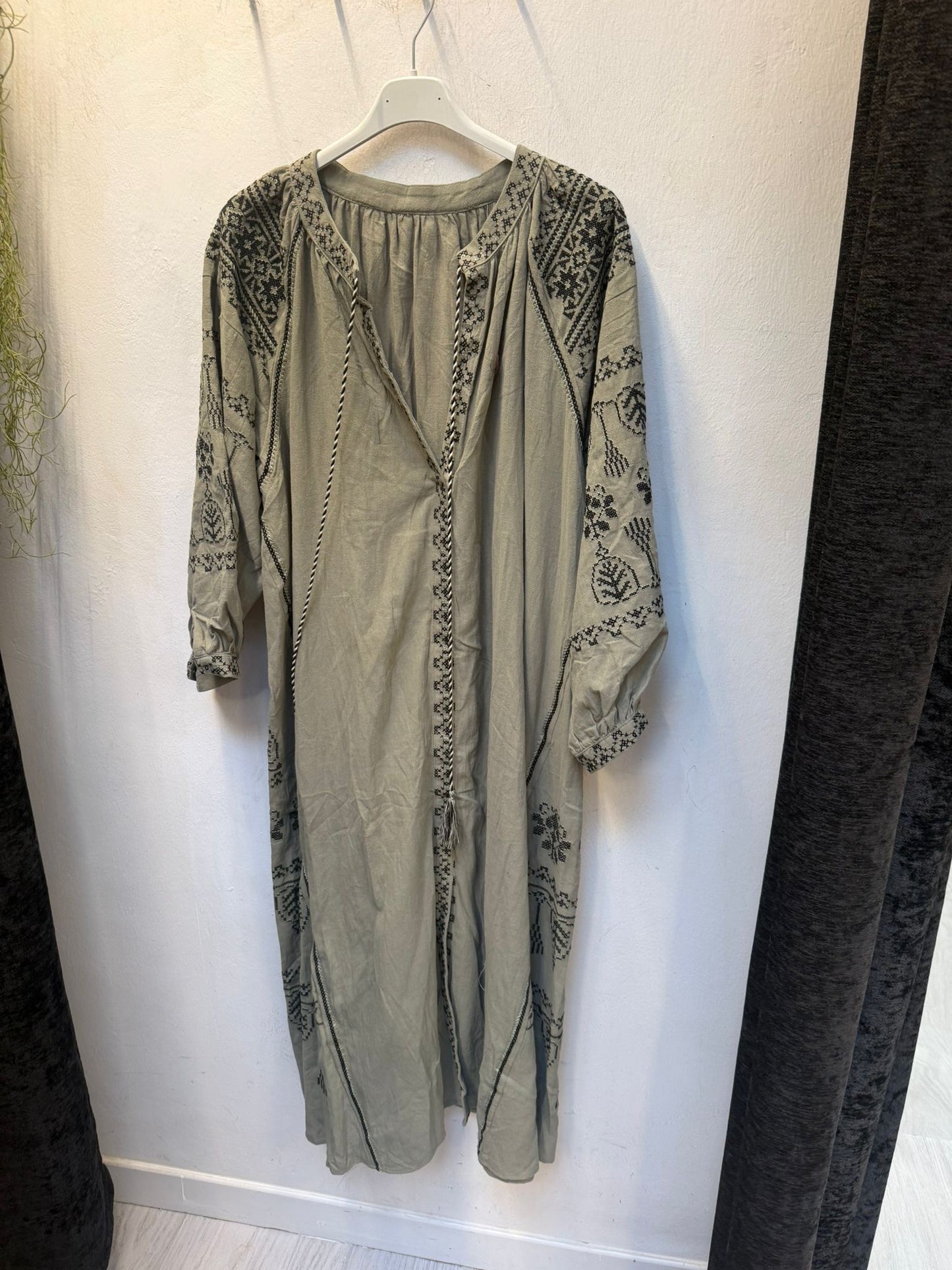 Abito Embroidery